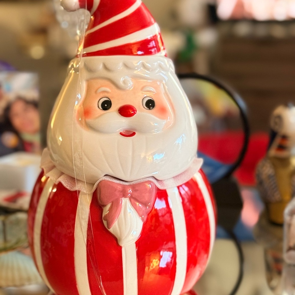 Peppermint Place Santa Ceramic Cookie Jar / Holiday Canister – NEW
